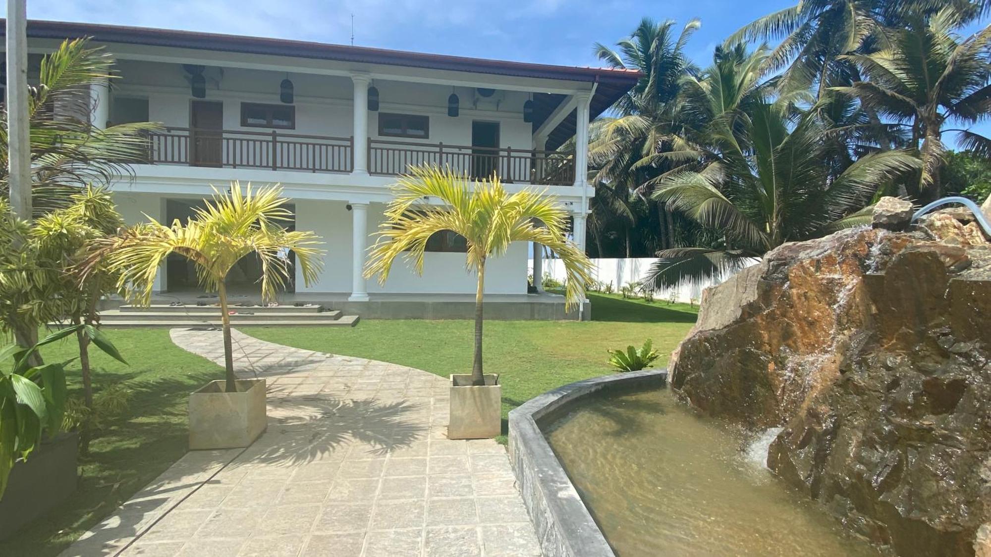 Sea Star Boutique Hotel Хиккадува Экстерьер фото