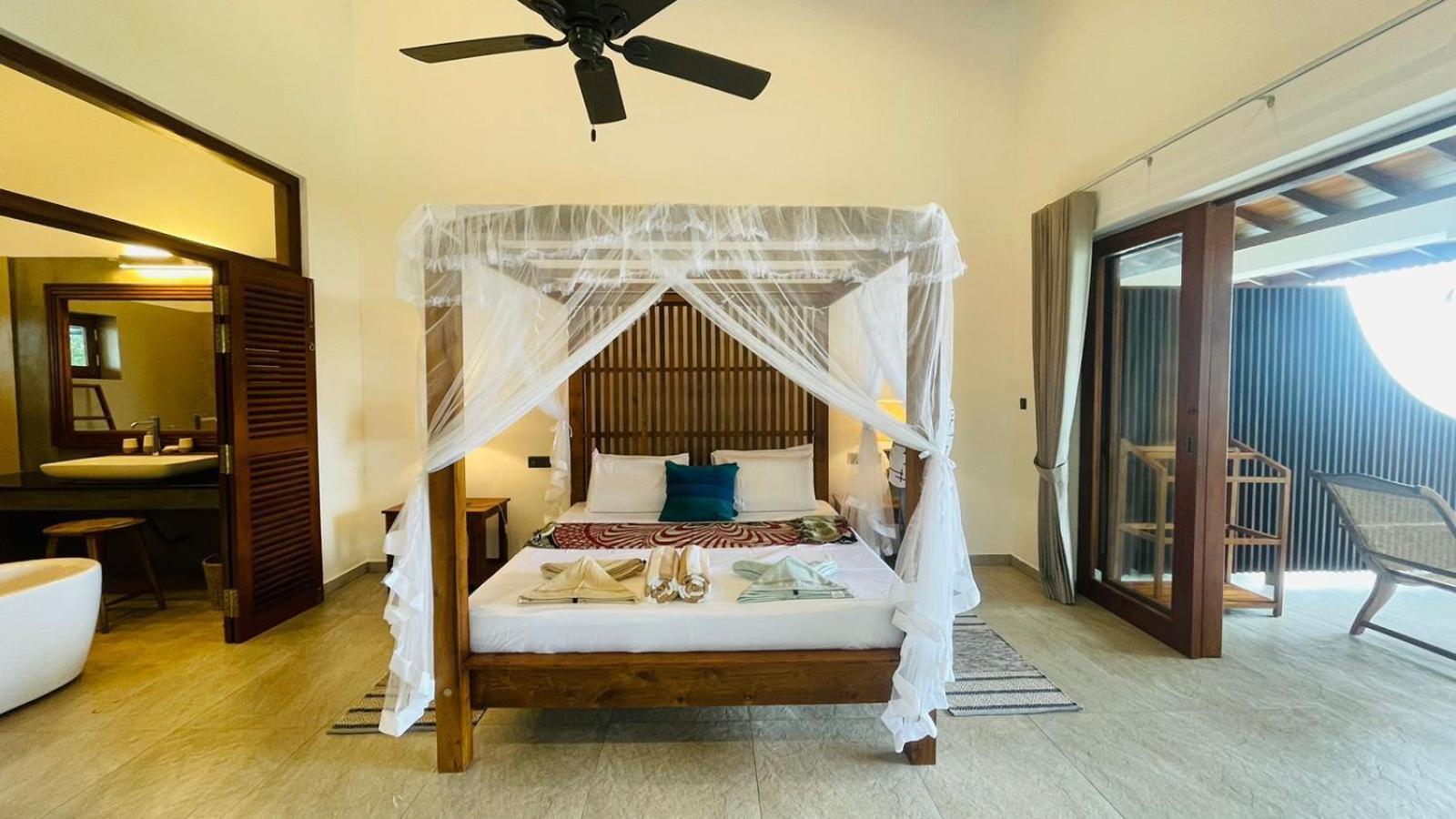 Sea Star Boutique Hotel Хиккадува Экстерьер фото