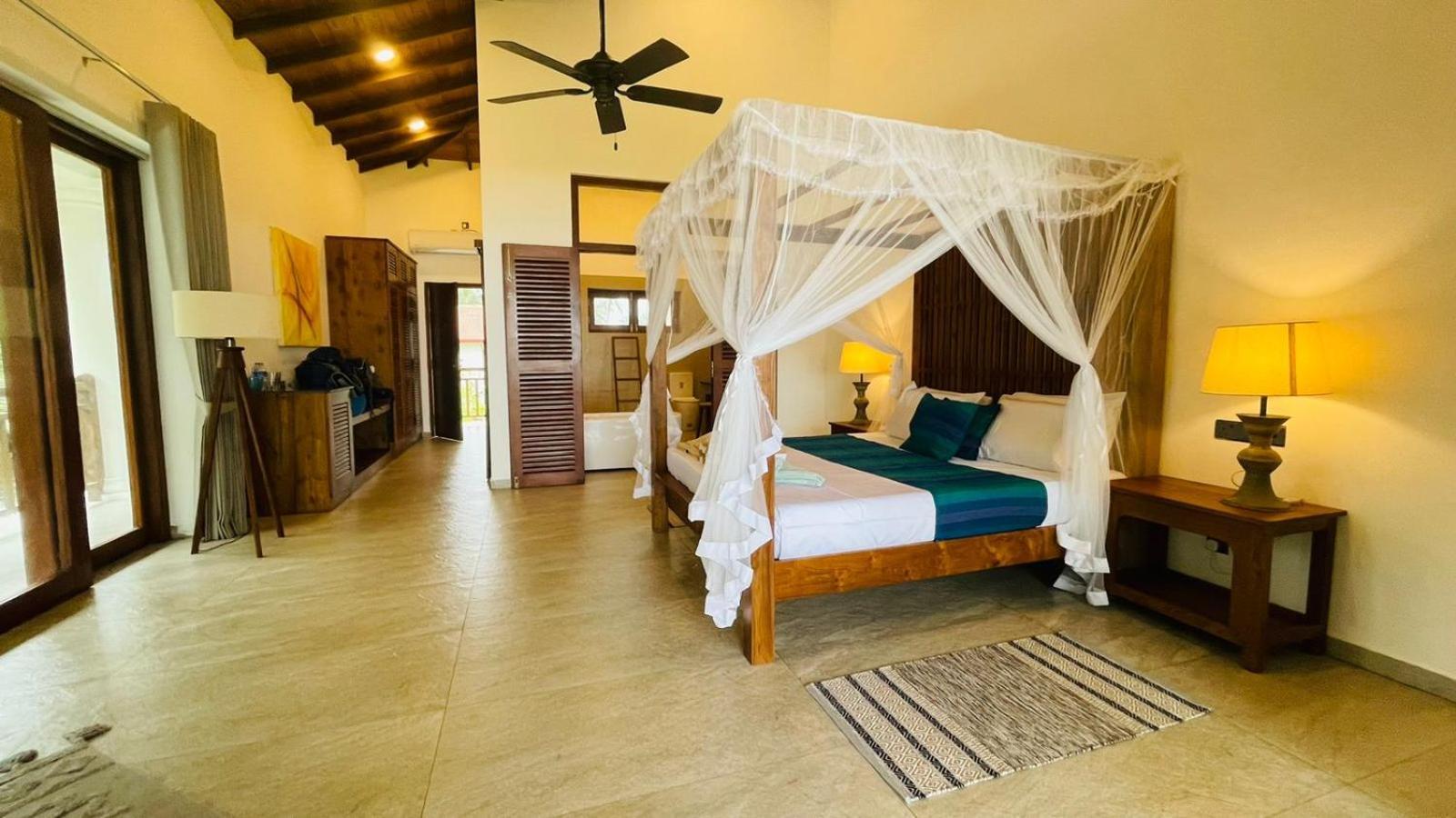 Sea Star Boutique Hotel Хиккадува Экстерьер фото